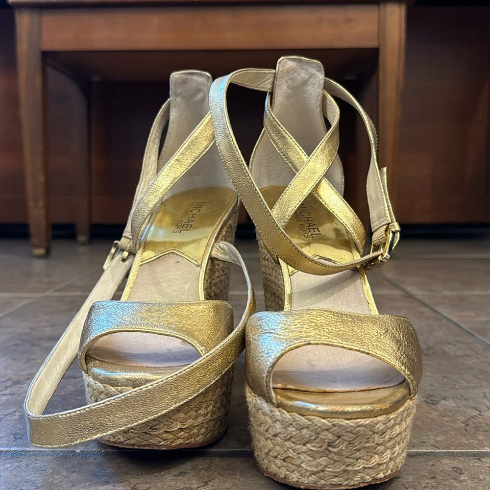 Michael Kors wedge heel. Gold color.